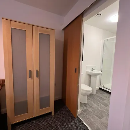 Sun House Apartment Manchester Exterior photo